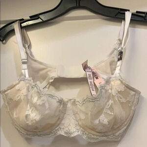 VIctoria’s Secret Lace Dream Angel Push Up Bra 32 C New